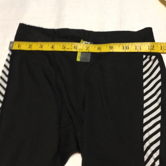 Helly Hansen black and white base layer youth small kids - Picture 3 of 6